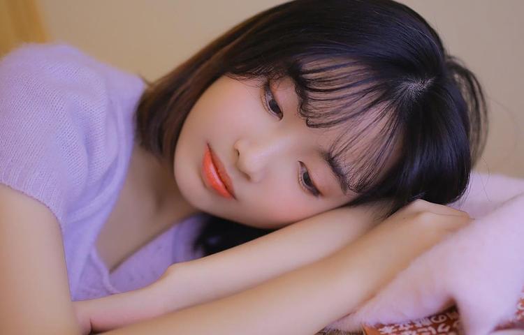 男生女生一起嗟嗟嗟趣味互动